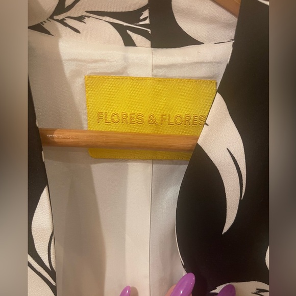 Flores & Flores Blazer & Corset 🖤 🤍 - Picture 2 of 6